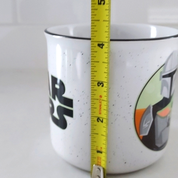 STAR WARS Mug The Mandalorian With Child Grogu Circle Camper Mug - Picture 7 of 7